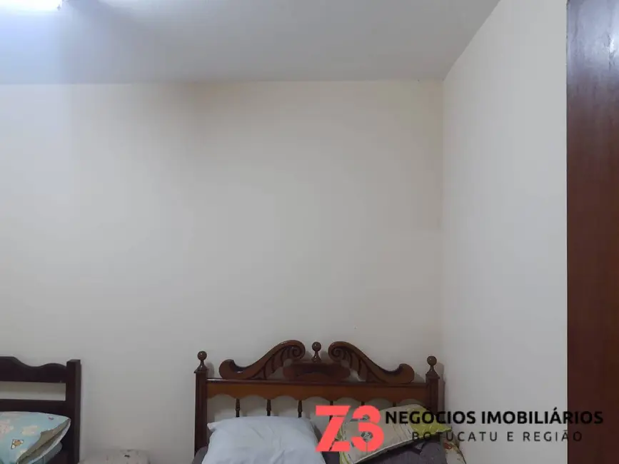 Foto 7 de Casa com 2 quartos à venda, 189m2 em Botucatu - SP