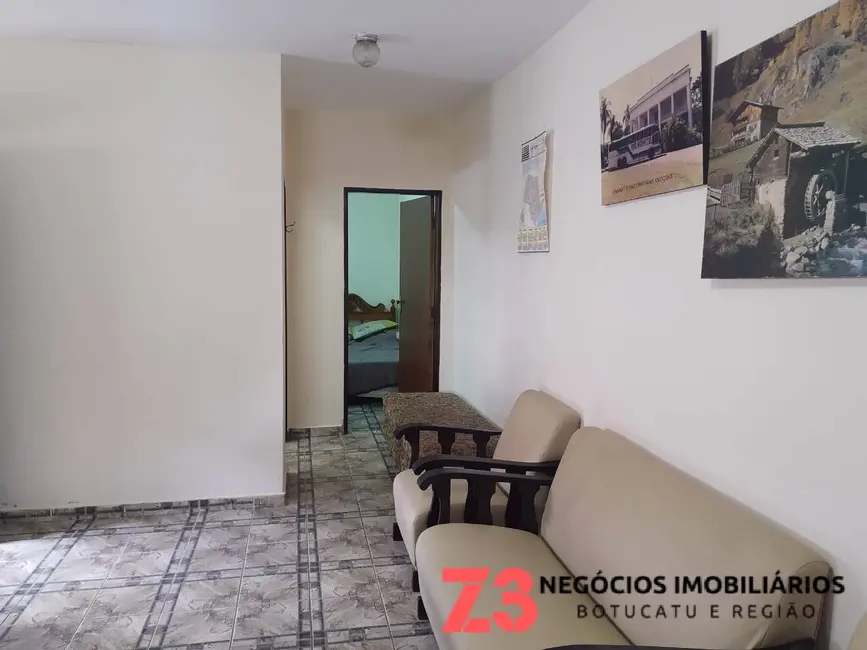 Foto 8 de Casa com 2 quartos à venda, 189m2 em Botucatu - SP