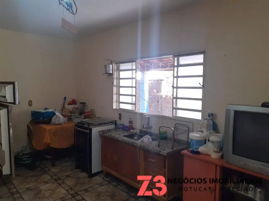 Foto 4 de Casa com 2 quartos à venda, 189m2 em Botucatu - SP