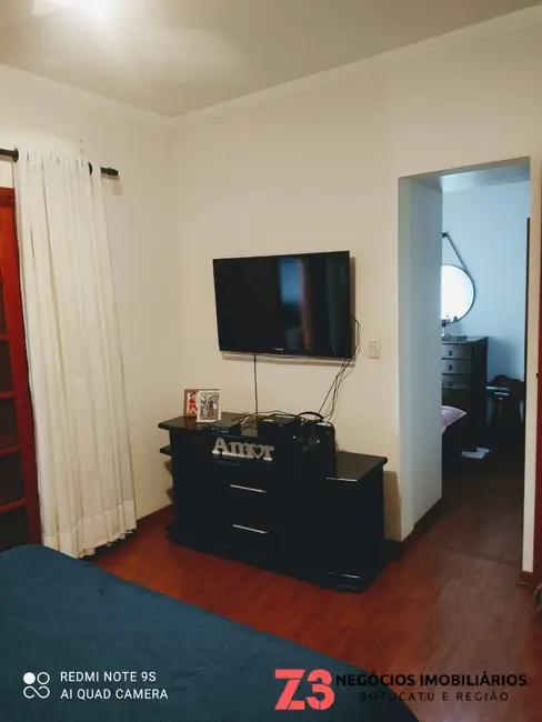 Foto 3 de Sobrado com 3 quartos à venda em Vila Cidade Jardim, Botucatu - SP