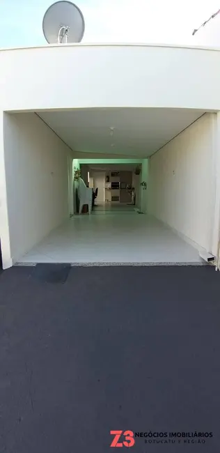 Foto 6 de Casa com 3 quartos à venda, 200m2 em Botucatu - SP