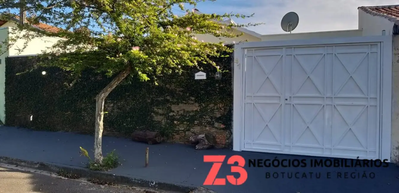 Foto 2 de Casa com 3 quartos à venda, 200m2 em Botucatu - SP