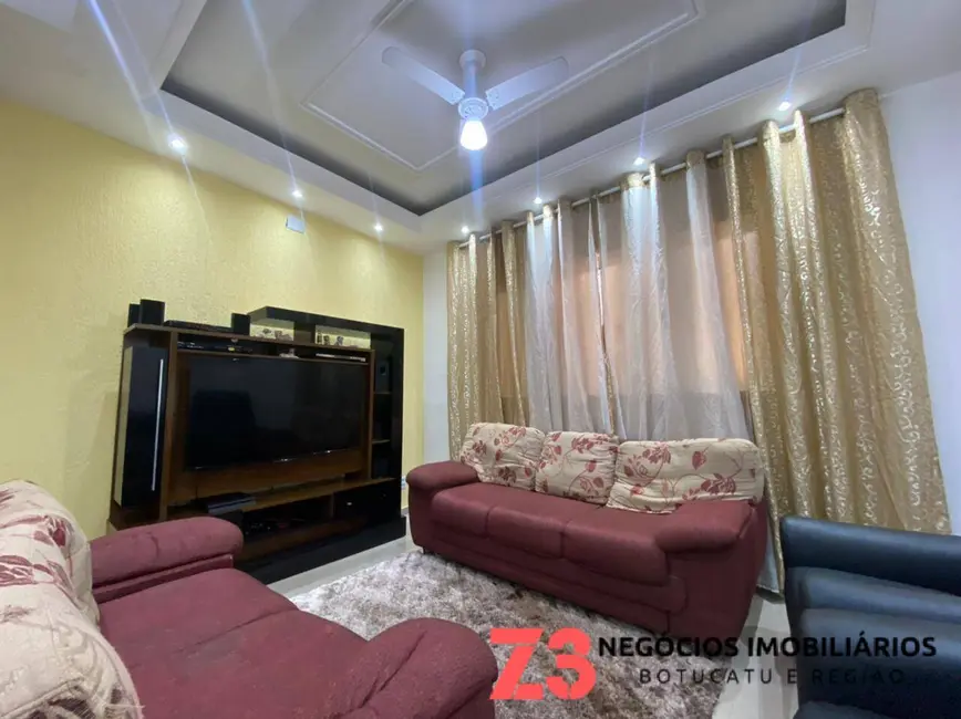 Foto 5 de Casa com 6 quartos à venda, 250m2 em Residencial Cedro, Botucatu - SP