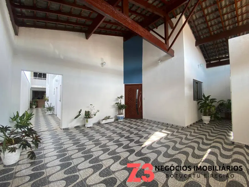 Foto 2 de Casa com 6 quartos à venda, 250m2 em Residencial Cedro, Botucatu - SP