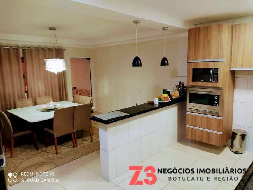 Foto 5 de Sobrado com 3 quartos à venda, 156m2 em Botucatu - SP