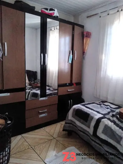 Foto 12 de Casa à venda, 250m2 em Botucatu - SP