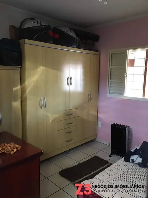 Foto 9 de Casa com 2 quartos à venda, 308m2 em Botucatu - SP