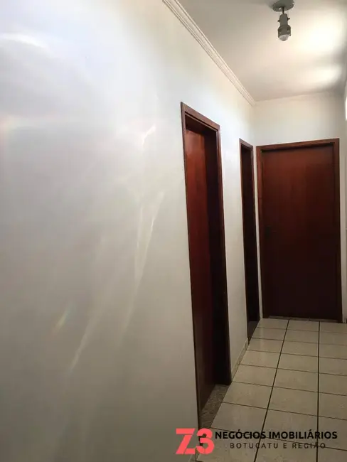 Foto 7 de Casa com 2 quartos à venda, 308m2 em Botucatu - SP