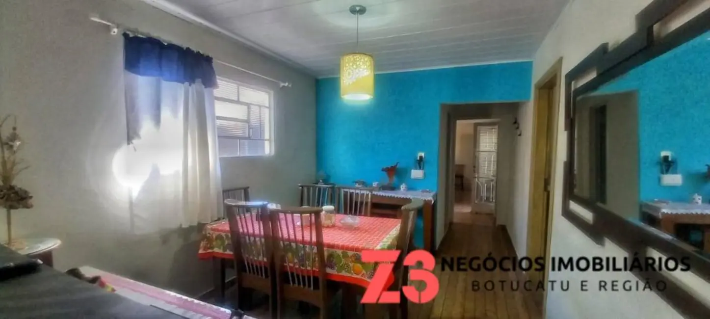 Foto 1 de Casa com 4 quartos à venda, 203m2 em Vila Antártica, Botucatu - SP
