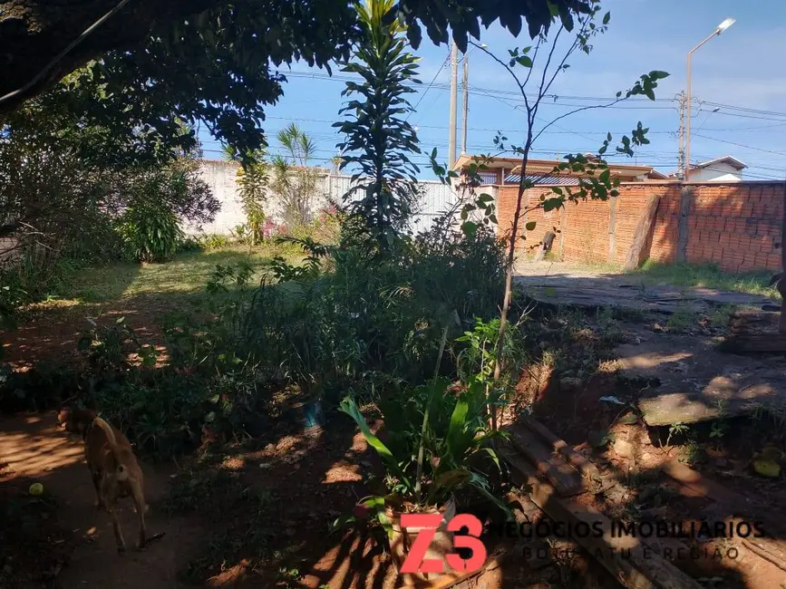 Casa com 3 quartos à venda, 2400m2 em Vila São Lúcio, Botucatu - SP - imagem 4 Foto 4 de Casa com 3 quartos à venda, 2400m2 em Vila São Lúcio, Botucatu - SP