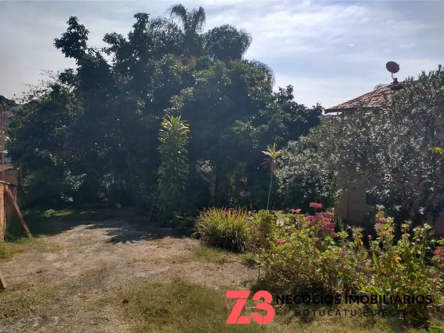 Casa com 3 quartos à venda, 2400m2 em Vila São Lúcio, Botucatu - SP - imagem 5 Foto 5 de Casa com 3 quartos à venda, 2400m2 em Vila São Lúcio, Botucatu - SP