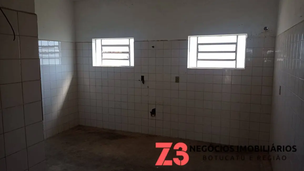 Foto 3 de Armazém / Galpão à venda, 300m2 em Botucatu - SP