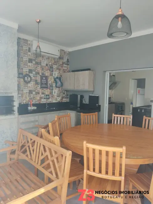 Foto 2 de Casa com 4 quartos à venda, 450m2 em Pardinho - SP