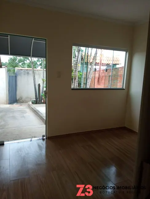 Foto 8 de Casa com 2 quartos à venda, 500m2 em Botucatu - SP