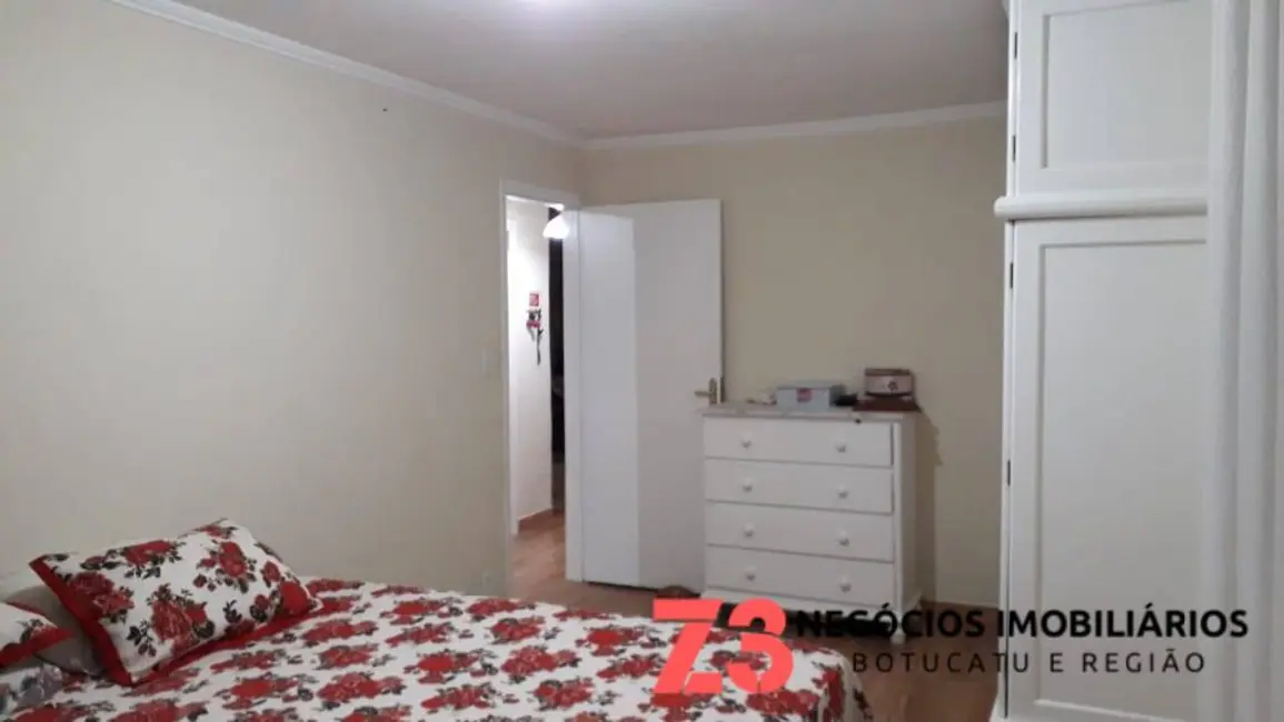 Foto 6 de Casa com 3 quartos à venda em Botucatu - SP