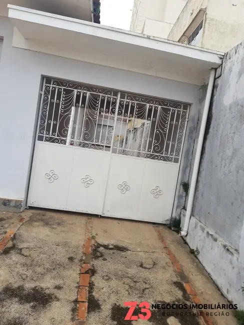 Foto 2 de Casa com 3 quartos para alugar em Centro, Botucatu - SP