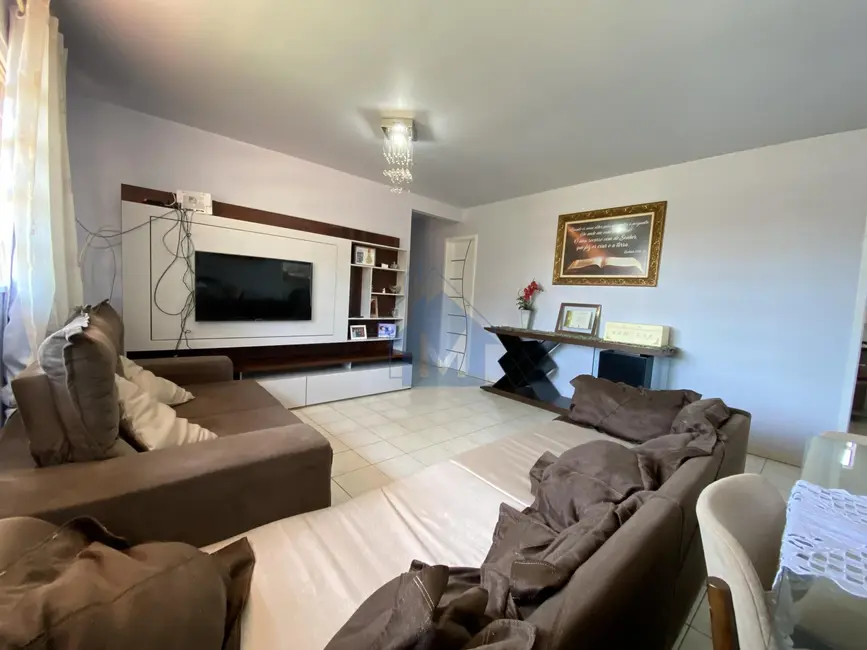 Casa de Condomínio com 4 quartos à venda, 200m2 em Jardim Eliza I, Foz Do Iguacu - PR - imagem 9 Foto 9 de Casa de Condomínio com 4 quartos à venda, 200m2 em Jardim Eliza I, Foz Do Iguacu - PR