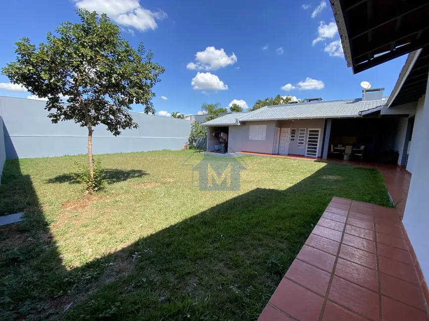 Casa de Condomínio com 4 quartos à venda, 200m2 em Jardim Eliza I, Foz Do Iguacu - PR - imagem 3 Foto 3 de Casa de Condomínio com 4 quartos à venda, 200m2 em Jardim Eliza I, Foz Do Iguacu - PR