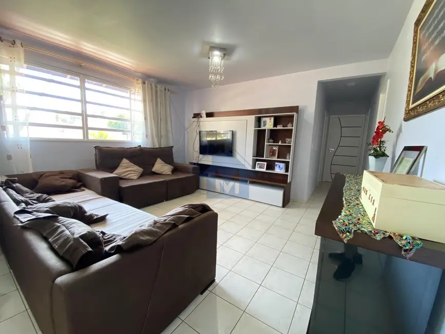 Casa de Condomínio com 4 quartos à venda, 200m2 em Jardim Eliza I, Foz Do Iguacu - PR - imagem 7 Foto 7 de Casa de Condomínio com 4 quartos à venda, 200m2 em Jardim Eliza I, Foz Do Iguacu - PR