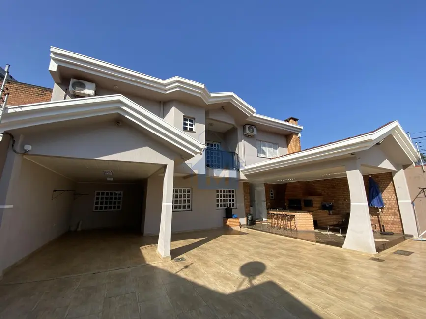 Foto 1 de Casa com 4 quartos à venda, 252m2 em Centro, Foz Do Iguacu - PR