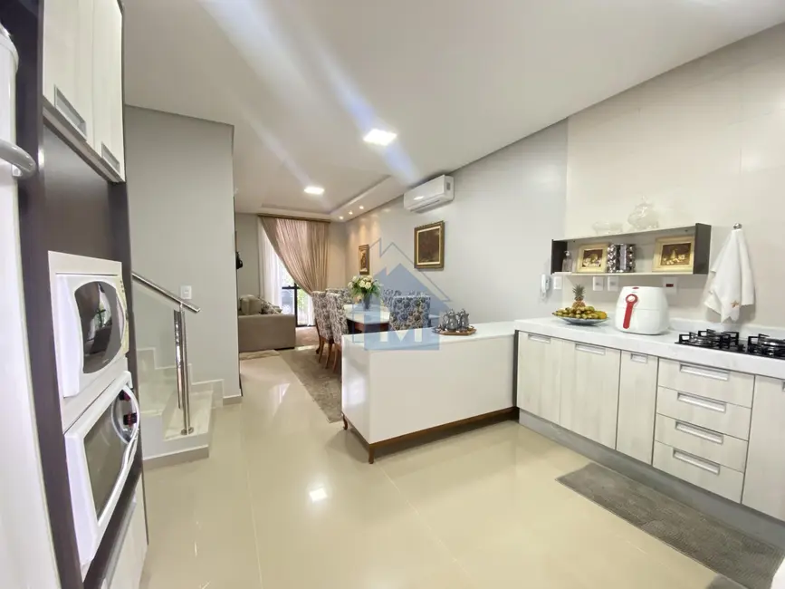 Casa com 3 quartos à venda, 118m2 em Foz Do Iguacu - PR - imagem 8 Foto 8 de Casa com 3 quartos à venda, 118m2 em Foz Do Iguacu - PR