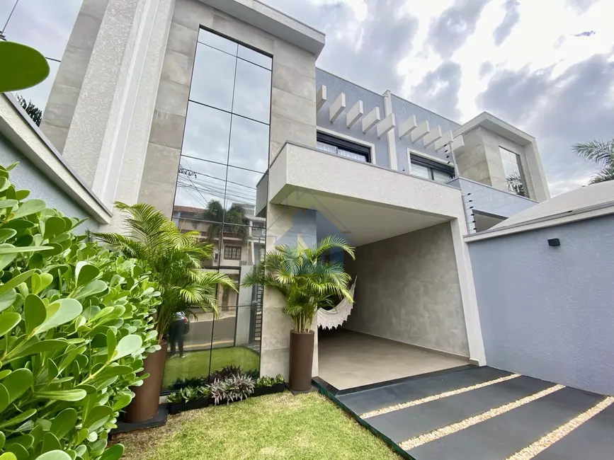 Foto 1 de Casa com 3 quartos à venda, 118m2 em Foz Do Iguacu - PR