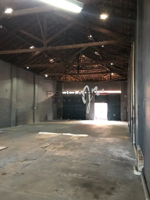 Foto 3 de Armazém / Galpão para alugar, 240m2 em Centro, Taubate - SP