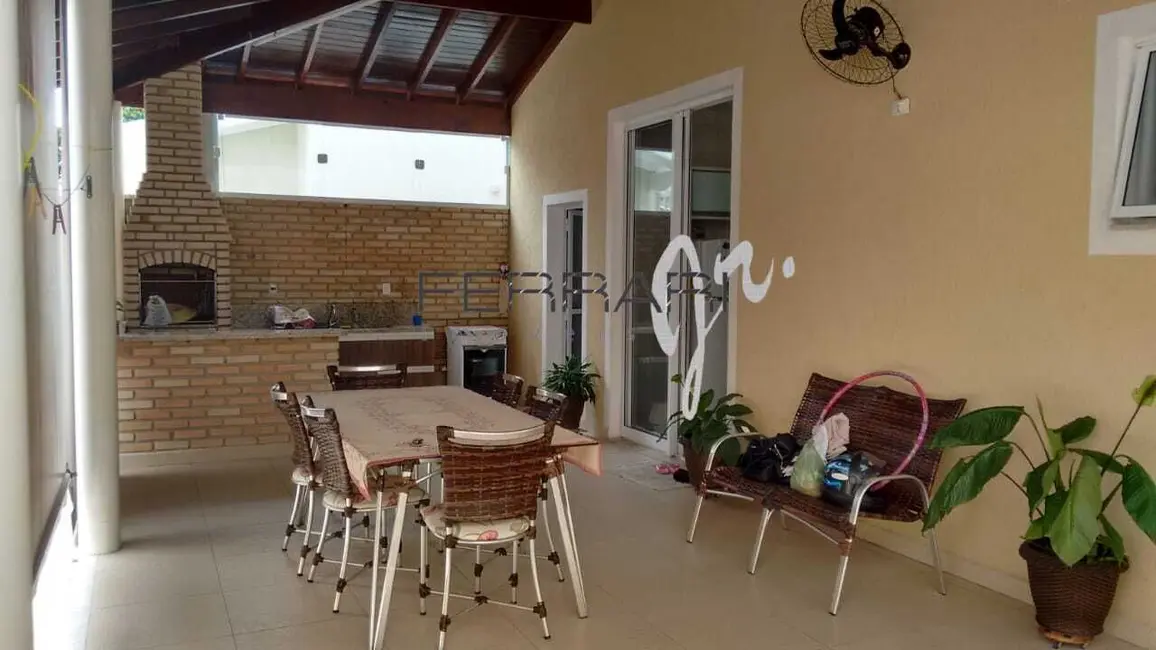 Foto 9 de Sobrado com 4 quartos à venda, 300m2 em Parque São Luís, Taubate - SP