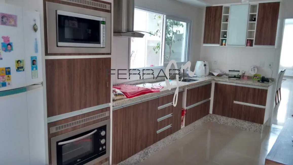 Foto 5 de Sobrado com 4 quartos à venda, 300m2 em Parque São Luís, Taubate - SP