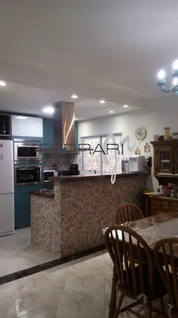 Foto 8 de Sobrado com 4 quartos à venda, 300m2 em Parque São Luís, Taubate - SP