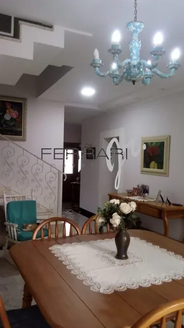 Foto 4 de Sobrado com 4 quartos à venda, 300m2 em Parque São Luís, Taubate - SP