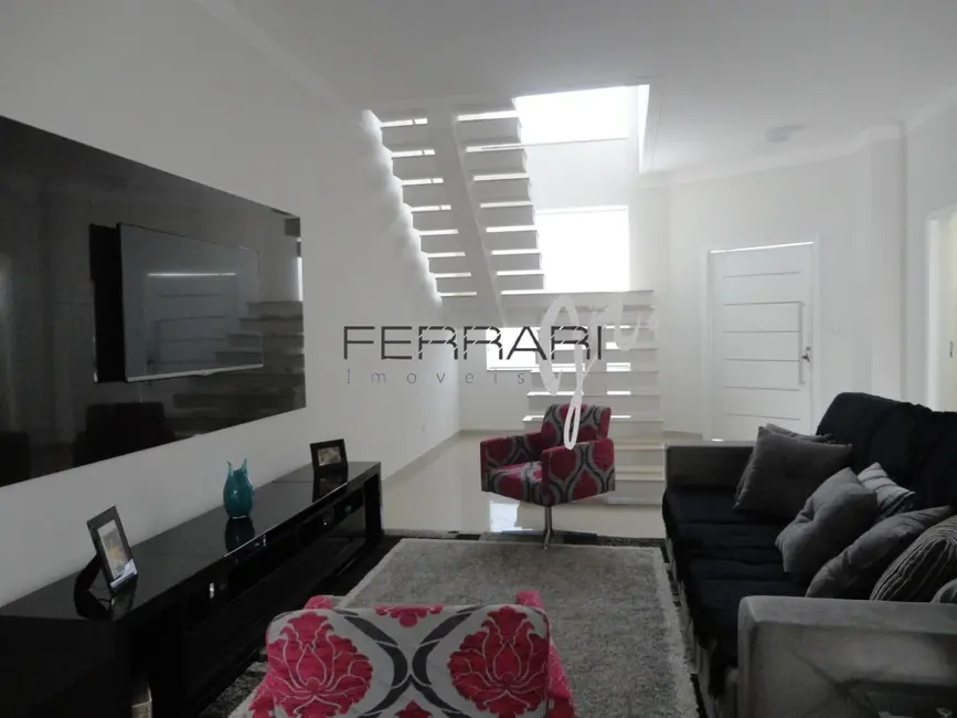 Foto 3 de Sobrado com 4 quartos à venda, 300m2 em Parque São Luís, Taubate - SP