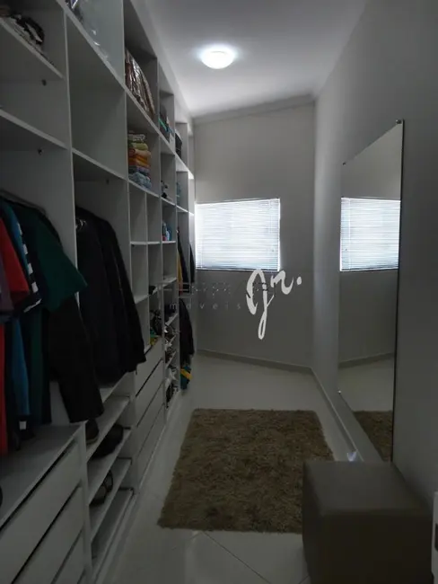 Foto 7 de Sobrado com 4 quartos à venda, 300m2 em Parque São Luís, Taubate - SP