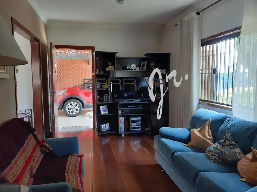 Foto 3 de Casa com 3 quartos à venda, 300m2 em Vila São José, Taubate - SP