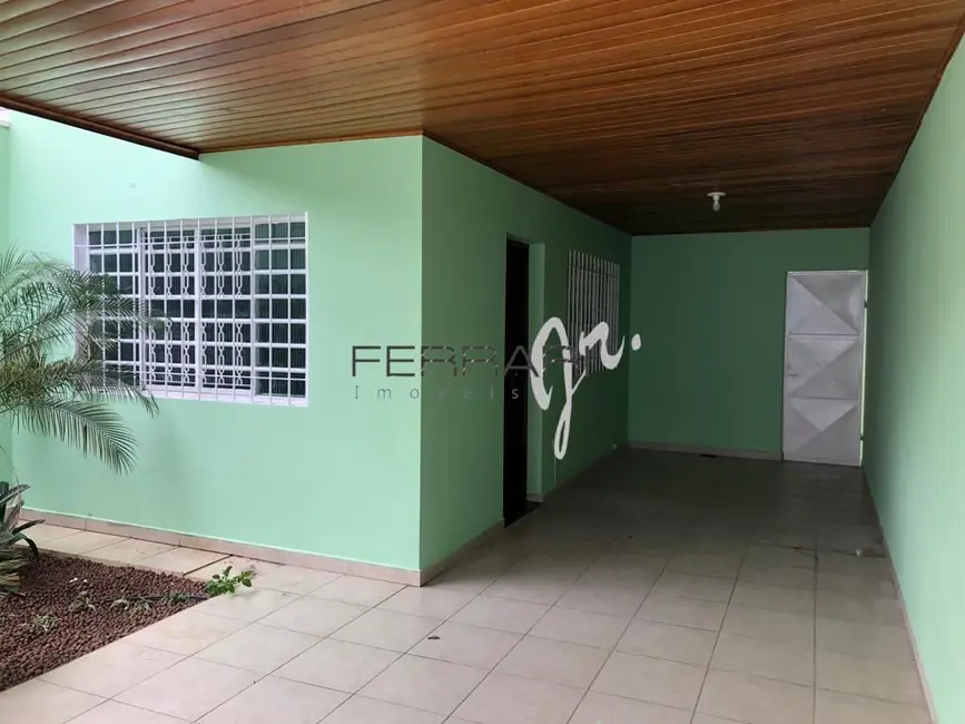 Foto 2 de Casa com 4 quartos para alugar, 156m2 em Centro, Taubate - SP
