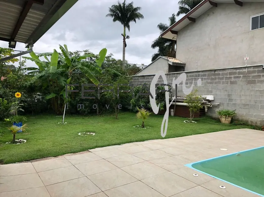 Foto 2 de Chácara com 4 quartos à venda, 610m2 em Tremembe - SP