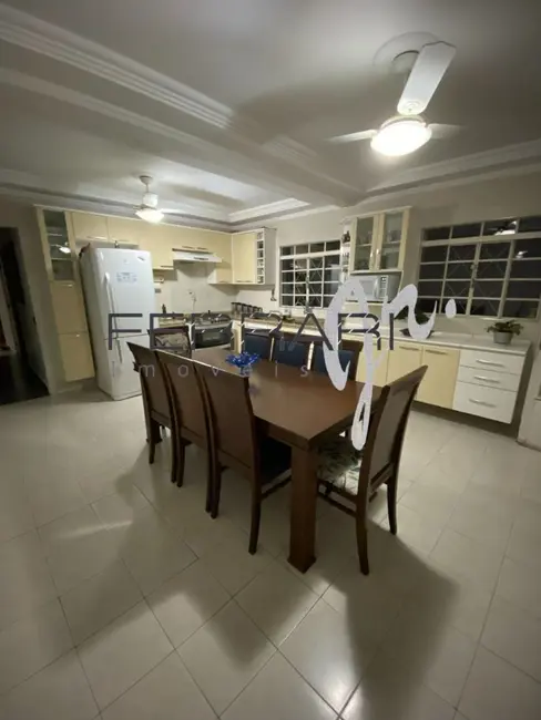 Casa com 3 quartos à venda, 250m2 em Tremembe - SP - imagem 8 Foto 8 de Casa com 3 quartos à venda, 250m2 em Tremembe - SP
