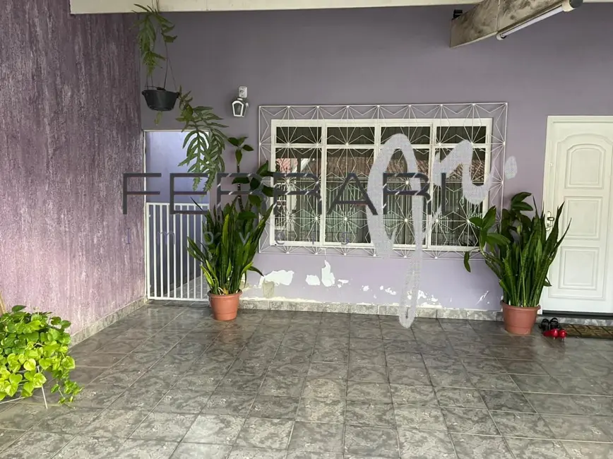 Foto 2 de Casa com 3 quartos à venda, 250m2 em Tremembe - SP