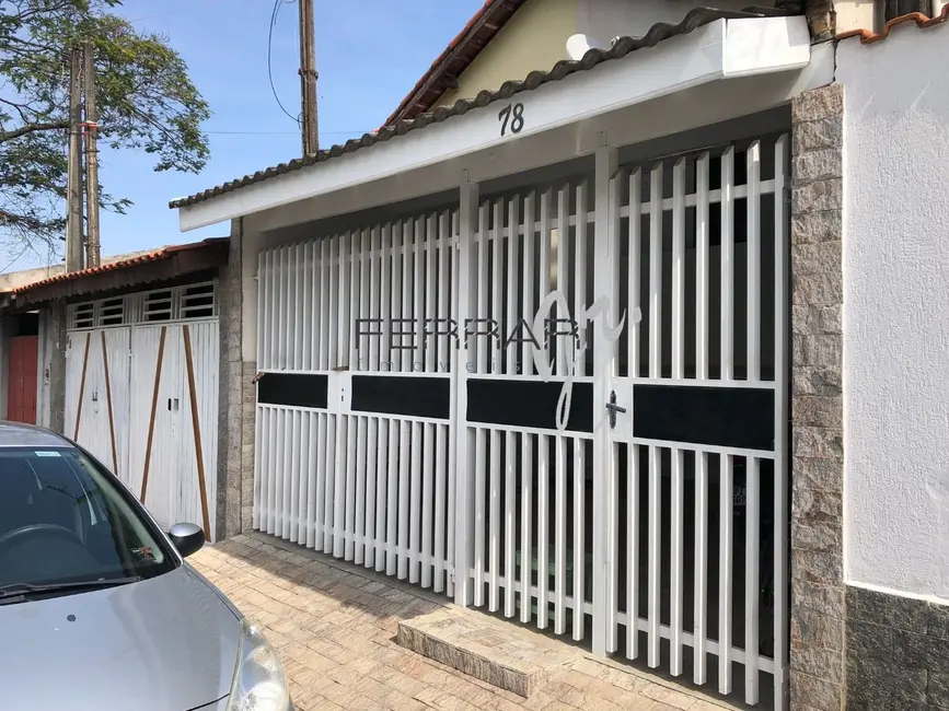 Foto 2 de Casa com 3 quartos à venda, 125m2 em Jardim das Bandeiras, Taubate - SP