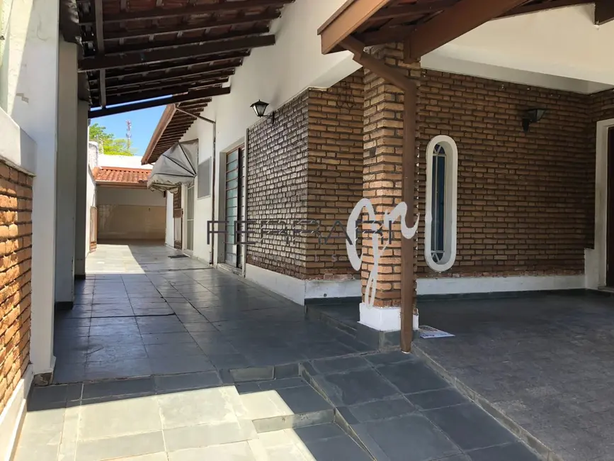 Foto 3 de Casa com 3 quartos para alugar, 200m2 em Centro, Taubate - SP