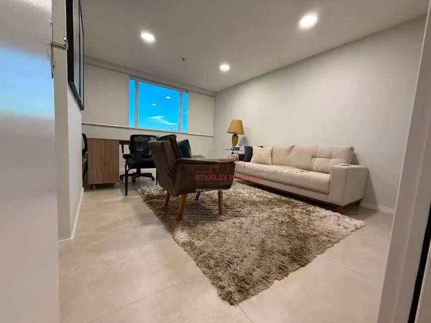 Foto 3 de Sala Comercial para alugar, 30m2 em Praia da Costa, Vila Velha - ES