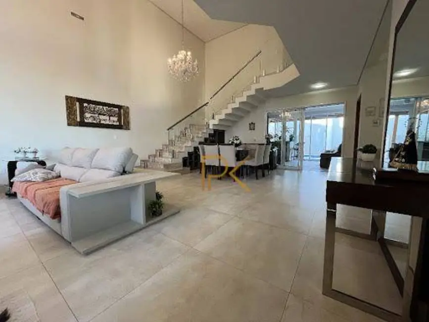 Foto 8 de Sobrado com 3 quartos à venda, 367m2 em Indaiatuba - SP