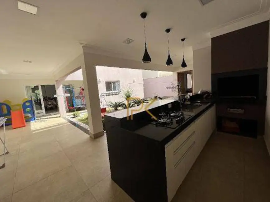 Sobrado com 4 quartos à venda, 350m2 em Indaiatuba - SP - imagem 9 Foto 9 de Sobrado com 4 quartos à venda, 350m2 em Indaiatuba - SP