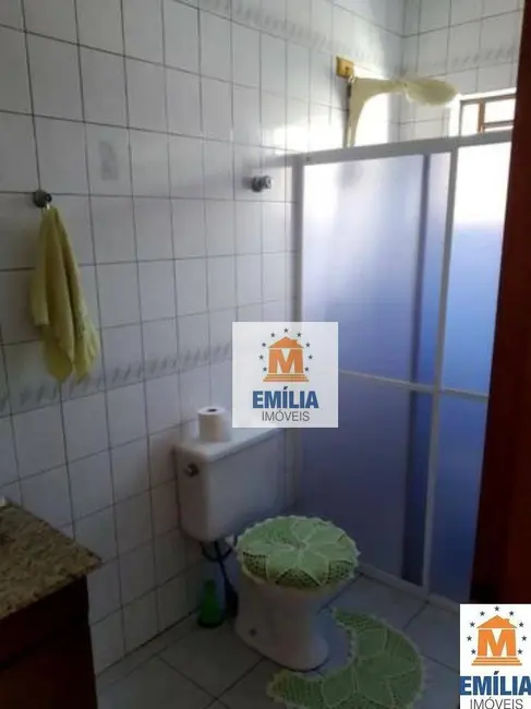 Casa com 3 quartos à venda, 300m2 em Jardim Siesta, Jacarei - SP - imagem 9 Foto 9 de Casa com 3 quartos à venda, 300m2 em Jardim Siesta, Jacarei - SP