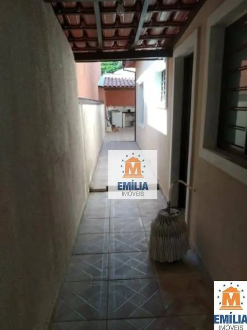 Casa com 3 quartos à venda, 300m2 em Jardim Siesta, Jacarei - SP - imagem 6 Foto 6 de Casa com 3 quartos à venda, 300m2 em Jardim Siesta, Jacarei - SP