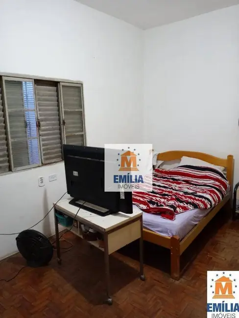 Foto 3 de Casa com 2 quartos à venda, 165m2 em Parque Santo Antônio, Jacarei - SP