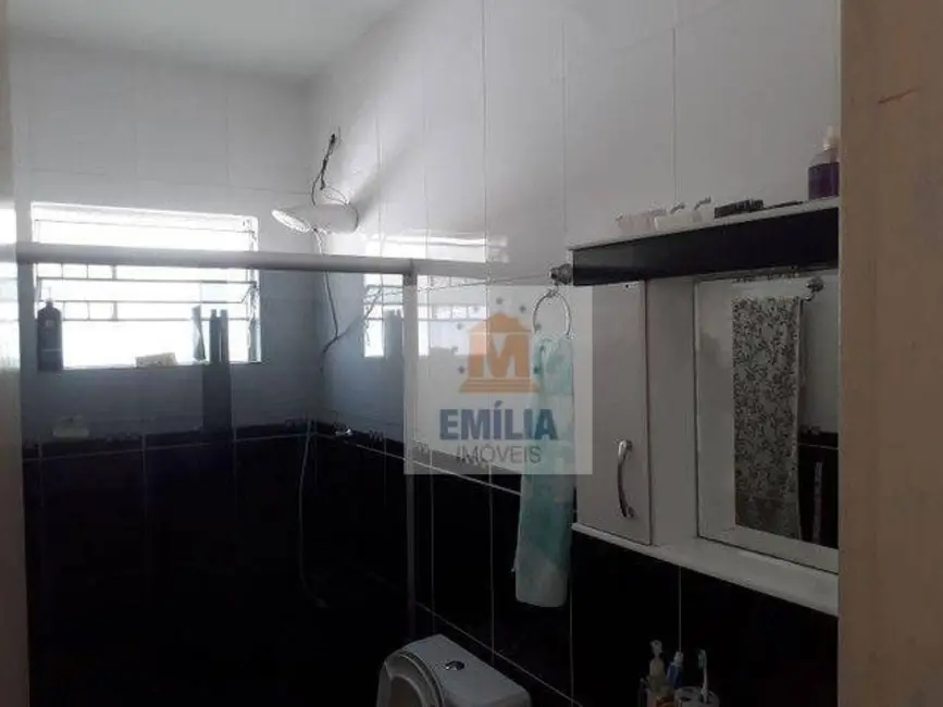 Casa com 2 quartos à venda, 158m2 em Jardim Siesta, Jacarei - SP - imagem 4 Foto 4 de Casa com 2 quartos à venda, 158m2 em Jardim Siesta, Jacarei - SP