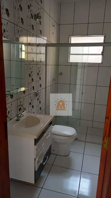 Casa com 3 quartos à venda, 250m2 em Vila Garcia (São Silvestre), Jacarei - SP - imagem 4 Foto 4 de Casa com 3 quartos à venda, 250m2 em Vila Garcia (São Silvestre), Jacarei - SP