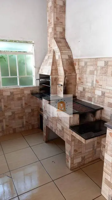 Casa com 3 quartos à venda, 250m2 em Vila Garcia (São Silvestre), Jacarei - SP - imagem 1 Foto 1 de Casa com 3 quartos à venda, 250m2 em Vila Garcia (São Silvestre), Jacarei - SP