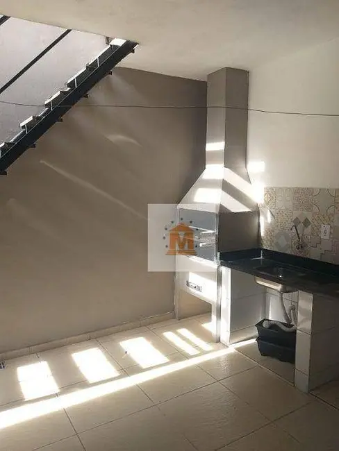 Sobrado com 3 quartos à venda, 125m2 em Jardim Emília, Jacarei - SP - imagem 9 Foto 9 de Sobrado com 3 quartos à venda, 125m2 em Jardim Emília, Jacarei - SP